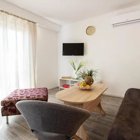 Premium In Kucine-mravinci With Swimming Pool Prázdninový dům Split